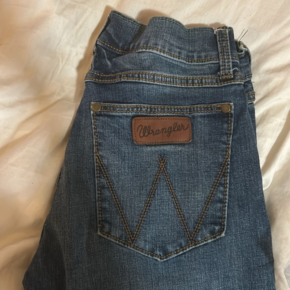 Used - Picture 3 of 4